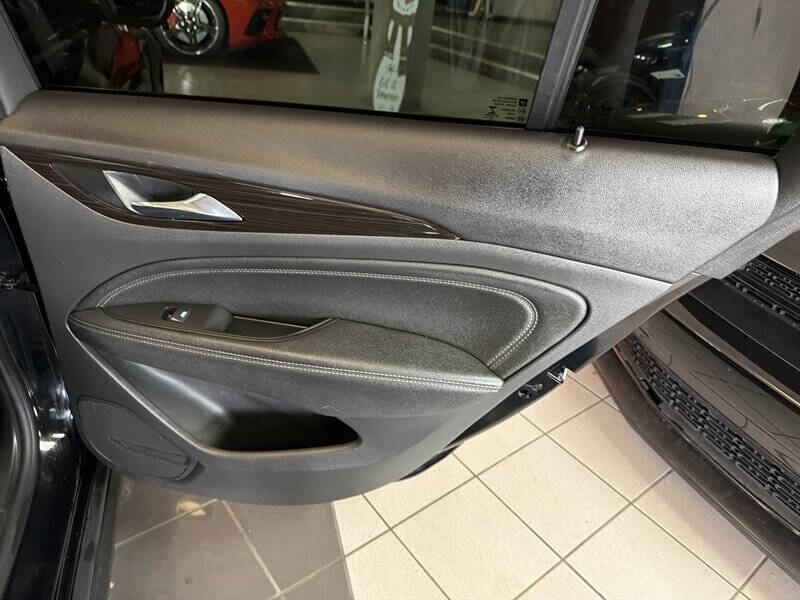 2019 Buick Regal TourX Essence