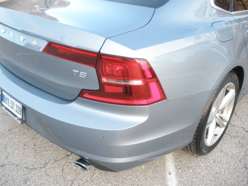 2018 Volvo S90 T5 Momentum