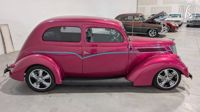1937 Ford Tudor