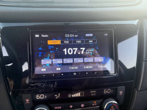 2017 Nissan Rogue SV