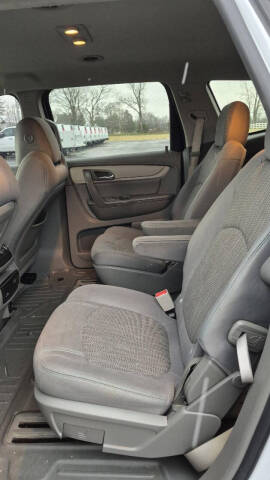 2017 Chevrolet Traverse LT