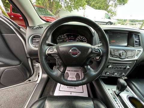 2018 Nissan Pathfinder SL