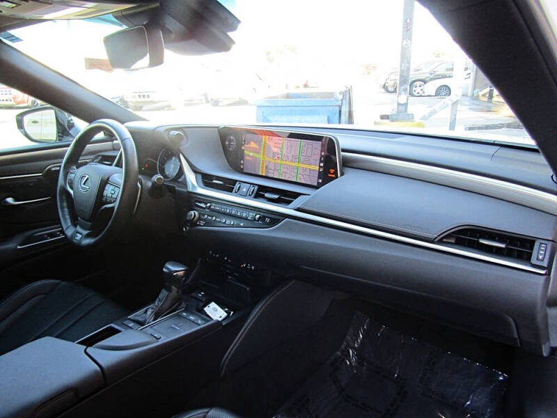 2021 Lexus ES 250 F SPORT