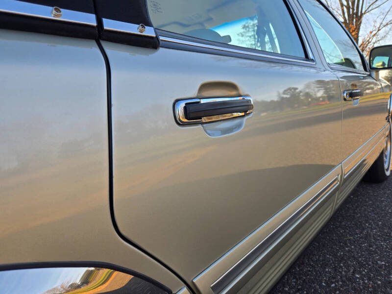 1997 Lincoln Town Car Executive