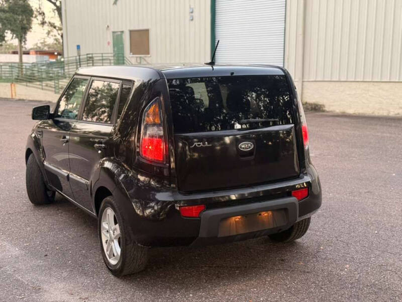 2011 Kia Soul +