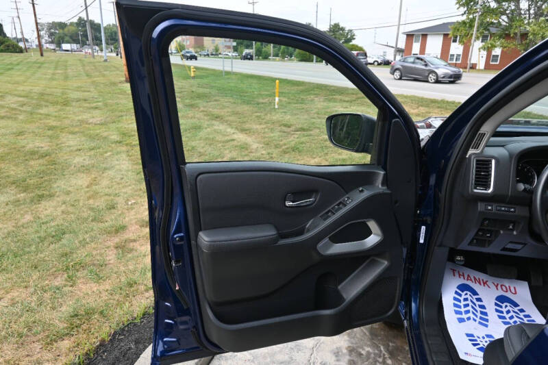 2022 Nissan Frontier SV