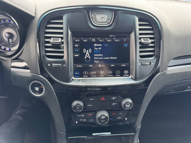 2018 Chrysler 300 S
