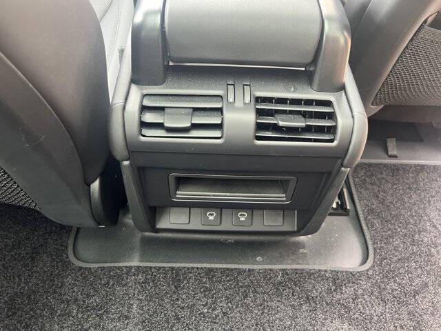 2025 Land Rover Defender 90 P400 X-Dynamic SE