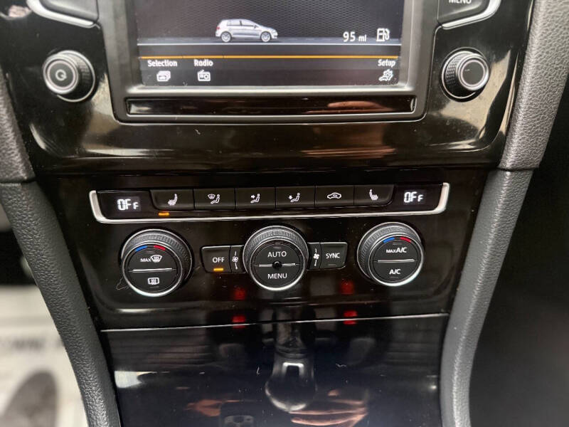 2016 Volkswagen Golf R 4Motion