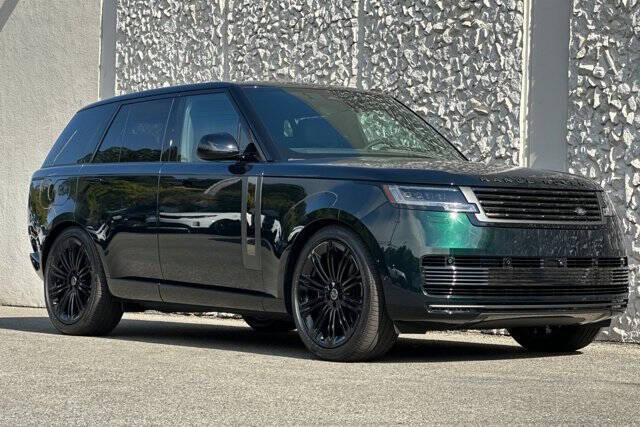 2025 Land Rover Range Rover P615 SV