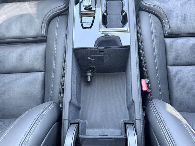 2025 Volvo XC90 T8 Ultra Bright Theme 6P