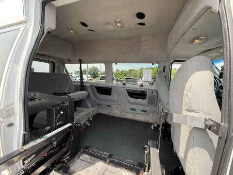 2006 Ford E-Series E-350 SD XLT
