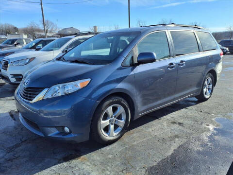 2014 Toyota Sienna LE 8-Passenger