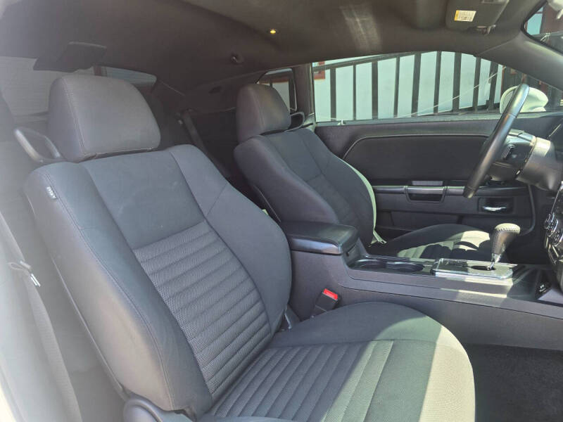2014 Dodge Challenger SXT