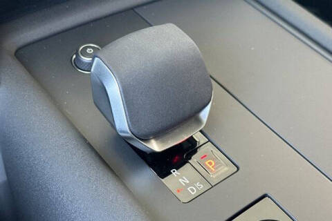 2025 Land Rover Discovery P360 Dynamic SE