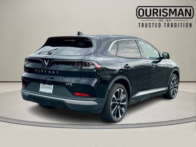 2025 VinFast VF8 Plus