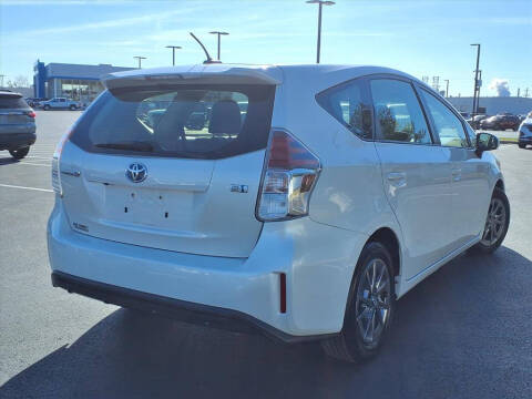 2017 Toyota Prius v Three
