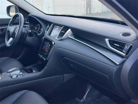 2025 Infiniti QX50 Pure