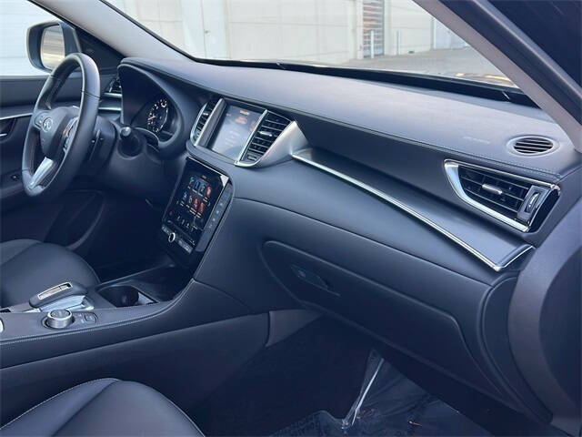 2025 Infiniti QX50 Pure