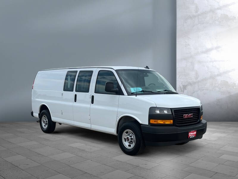 2023 GMC Savana 2500