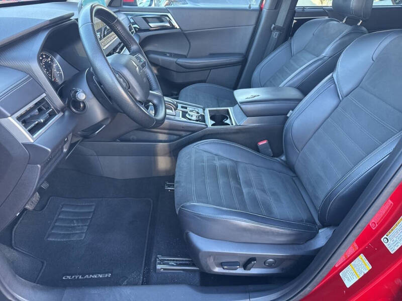 2023 Mitsubishi Outlander SE