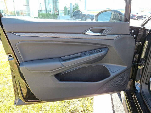 2025 Volkswagen Golf GTI SE