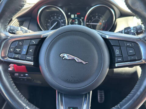 2019 Jaguar E-PACE P300 R-Dynamic SE