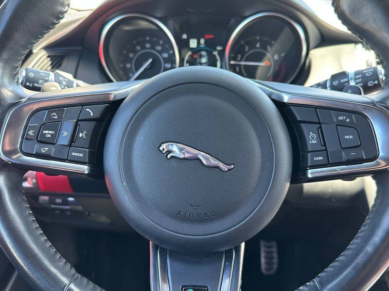 2019 Jaguar E-PACE P300 R-Dynamic SE