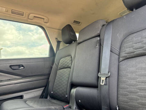 2023 Nissan Pathfinder SV