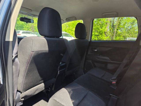 2015 Mitsubishi Outlander ES