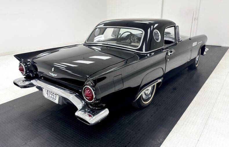 1957 Ford Thunderbird