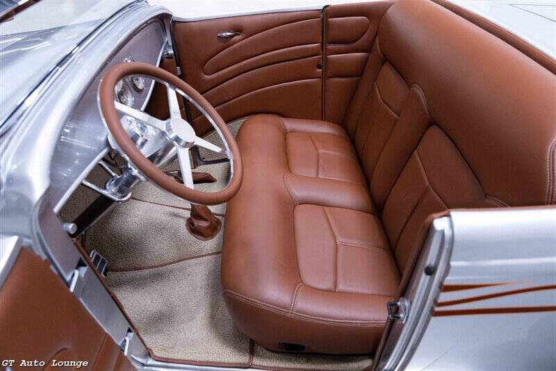 1932 Ford Roadster 19