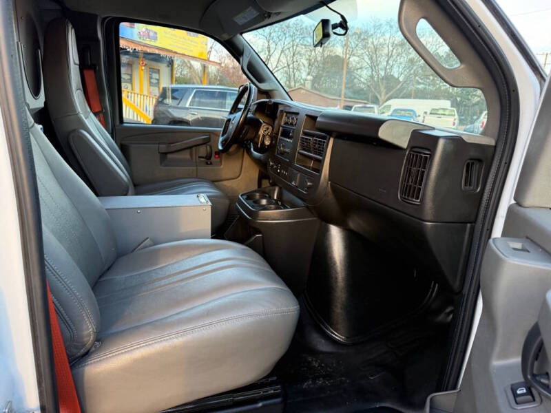 2023 GMC Savana 2500