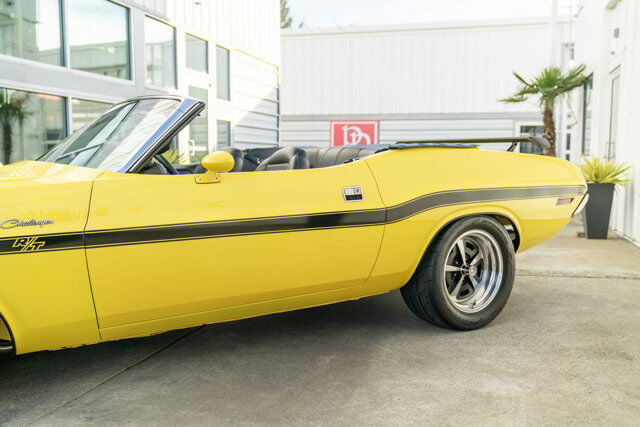 1970 Dodge Challenger 12