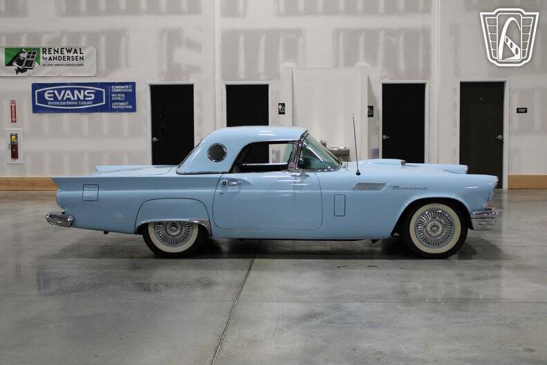 1957 Ford Thunderbird