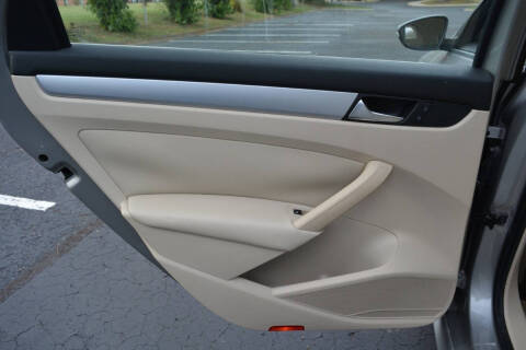 2012 Volkswagen Passat SE