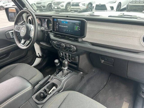 2024 Jeep Wrangler Sahara 4xe