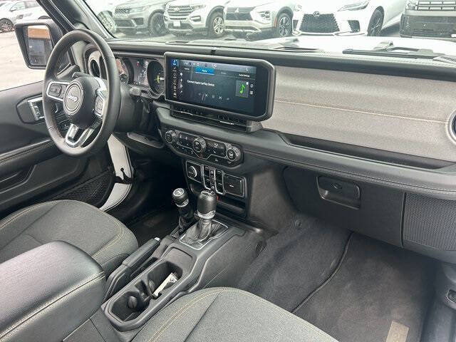 2024 Jeep Wrangler Sahara 4xe