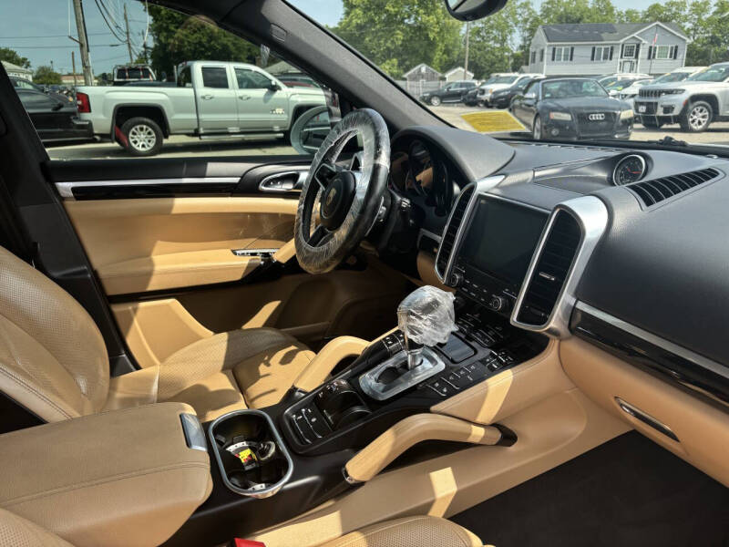2018 Porsche Cayenne Platinum Edition