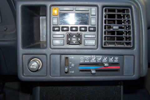 1990 Pontiac Sunbird LE