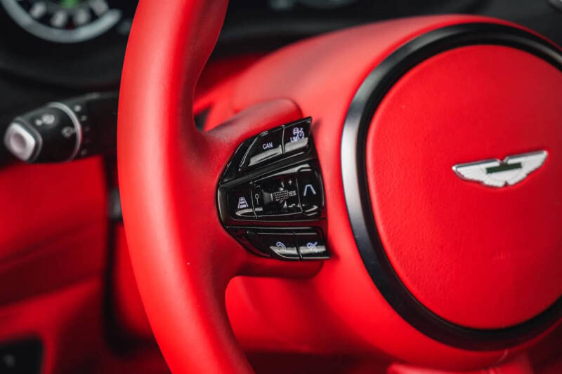 2021 Aston Martin DBX