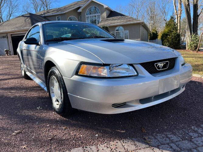 2000 Ford Mustang