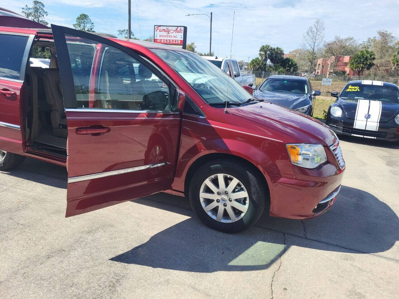 2016 Chrysler Town and Country for sale at FAMILY AUTO BROKERS in Longwood, FL