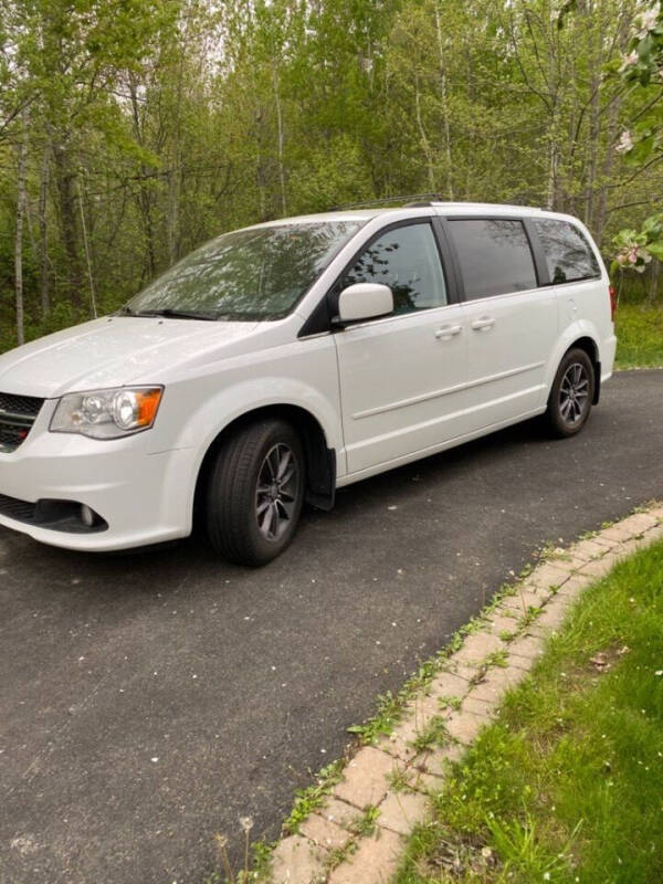 2016 Dodge Grand Caravan for sale at M.D.V. INTERNATIONAL AUTO CORP in Fort Lauderdale FL