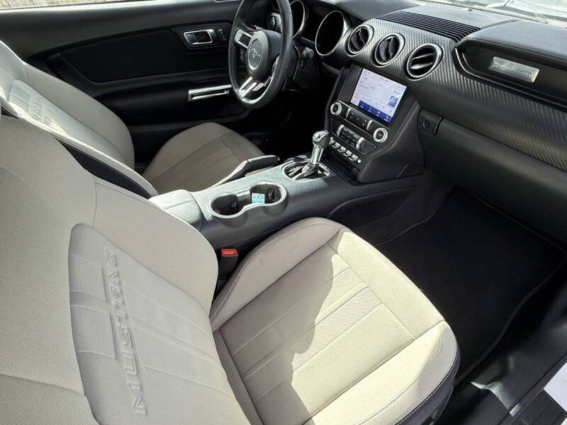 2021 Ford Mustang EcoBoost