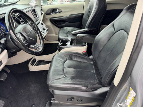 2020 Chrysler Pacifica Touring L