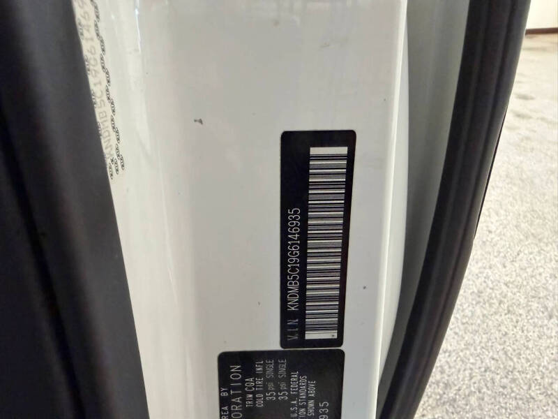2016 Kia Sedona LX