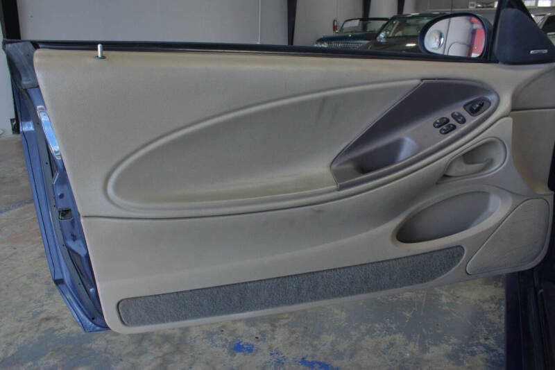 2003 Ford Mustang