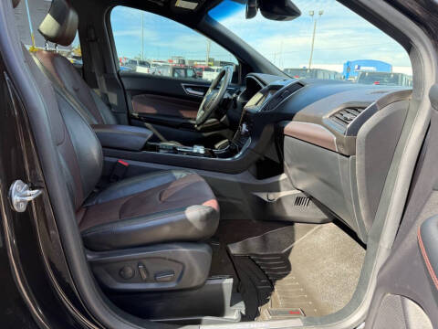 2020 Ford Edge Titanium