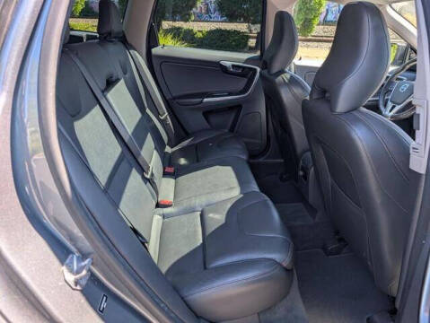 2017 Volvo XC60 T6 Dynamic